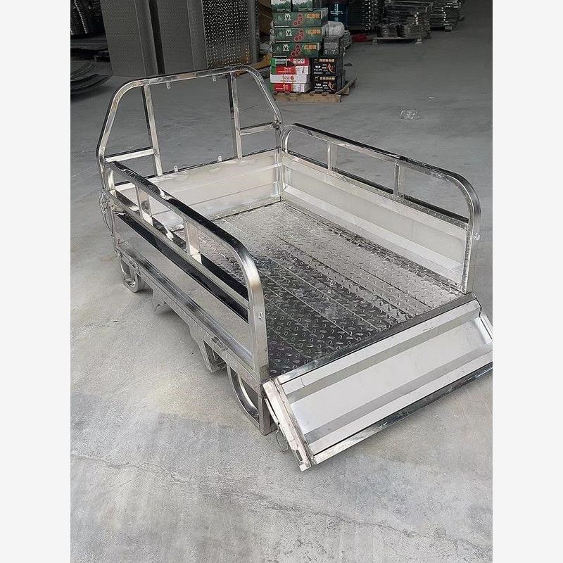 电动三轮车厢定制摩托三轮车车箱不锈钢货箱翻斗配件厂家直销