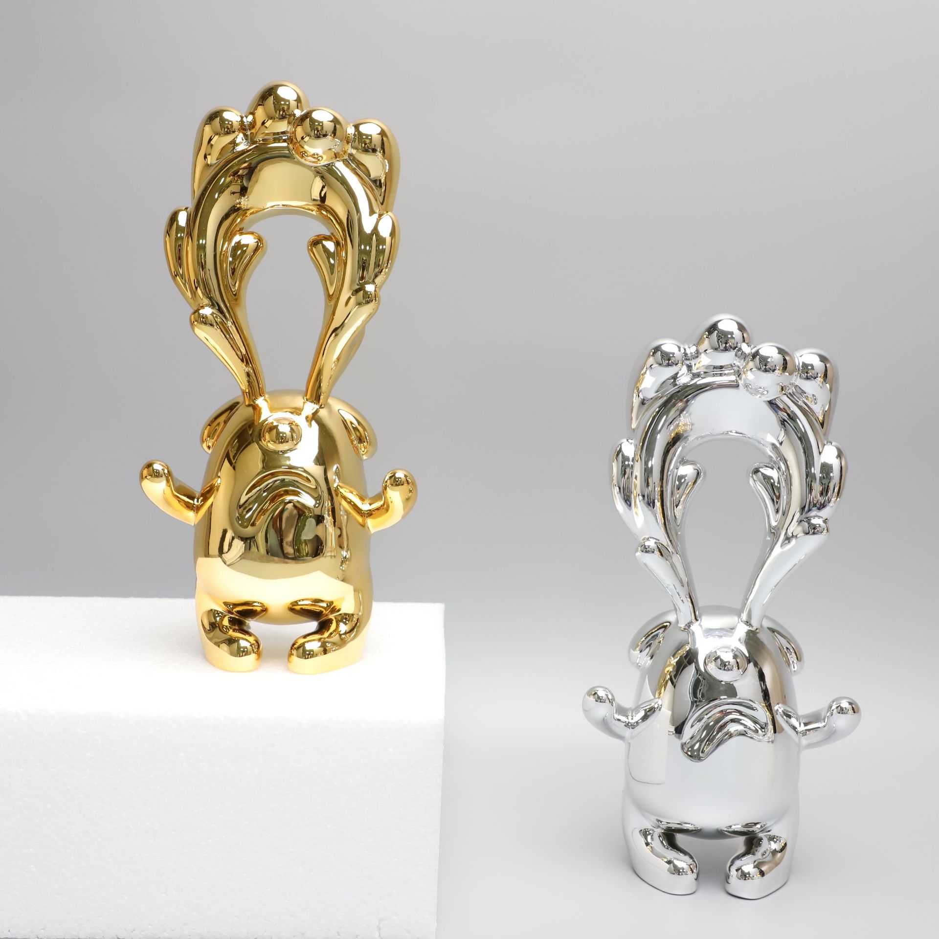 现代简约树脂创意大眼猪样板房售楼部家居书房桌面软装饰品摆件