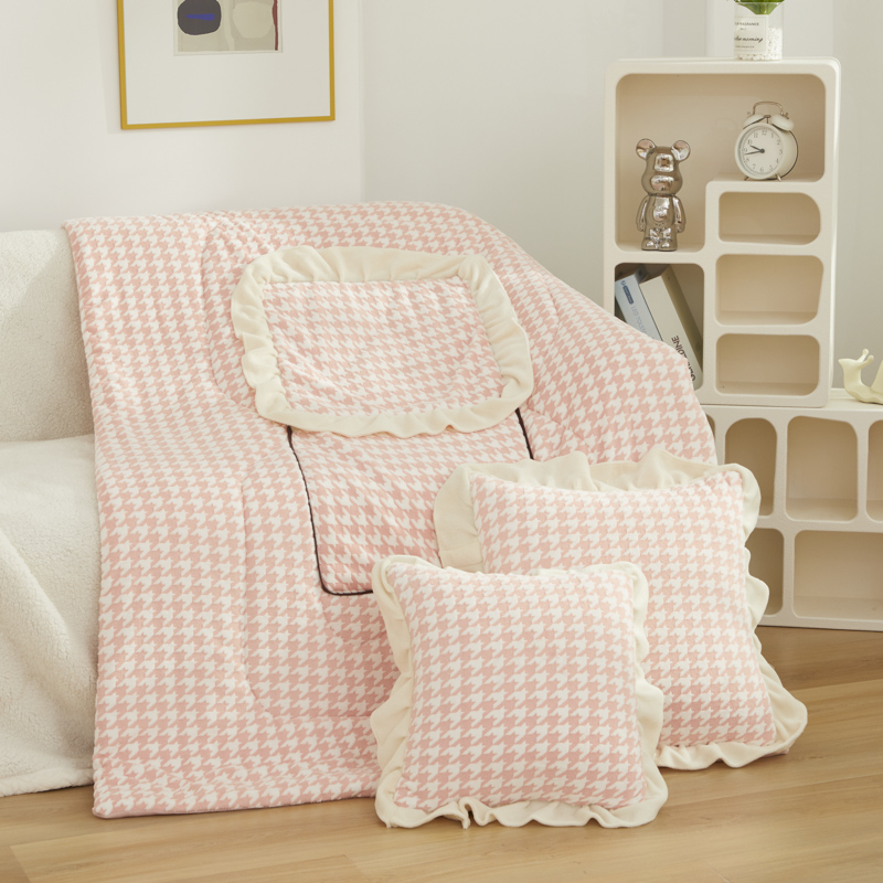 加厚千鸟格抱枕被子两用午睡牛奶绒枕头被汽车载靠枕办公室空调被