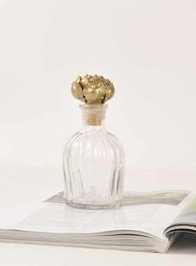 进口黄铜玻璃复古法p式香水瓶轻奢香薰桌面装饰摆件手工怀旧家居