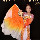 俏红狐儿童扇子真丝橙黄色古典舞小狐仙俏灵狐胶州秧歌扇子舞蹈扇
