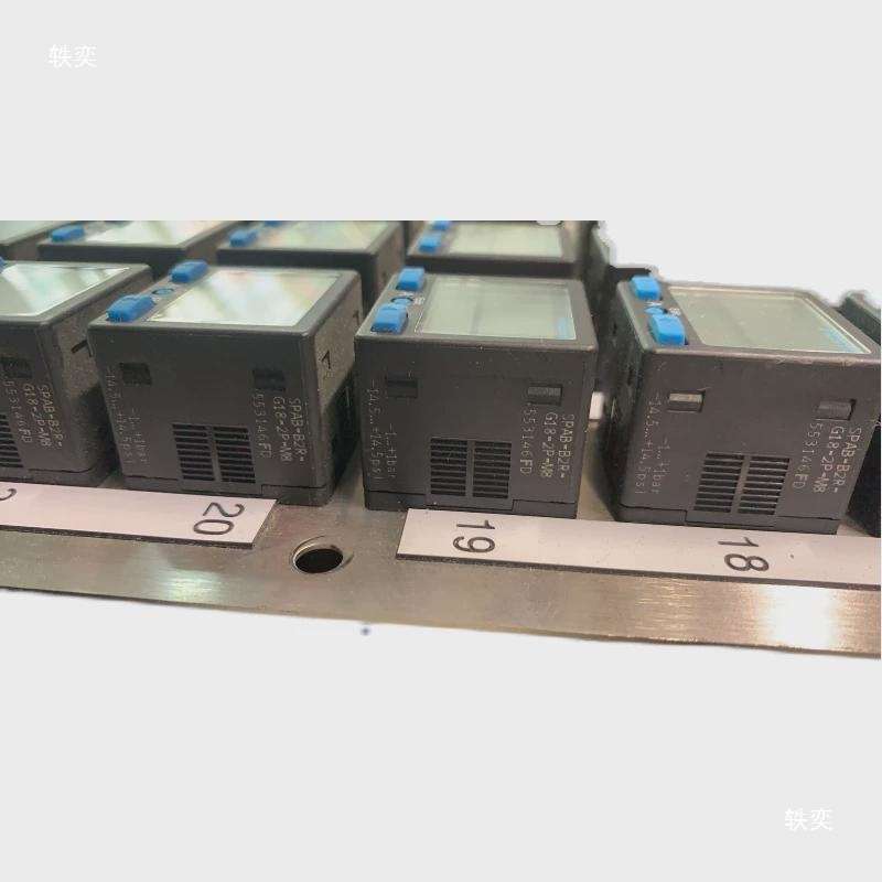 FESTO SPAB-B2R-G18-2P-M8 553146 压力开关  95新
