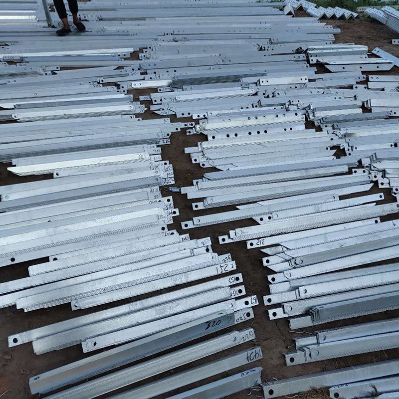 瑞远钢结构监控塔 森林监控塔 监控杆 四柱角钢监控塔瞭望塔