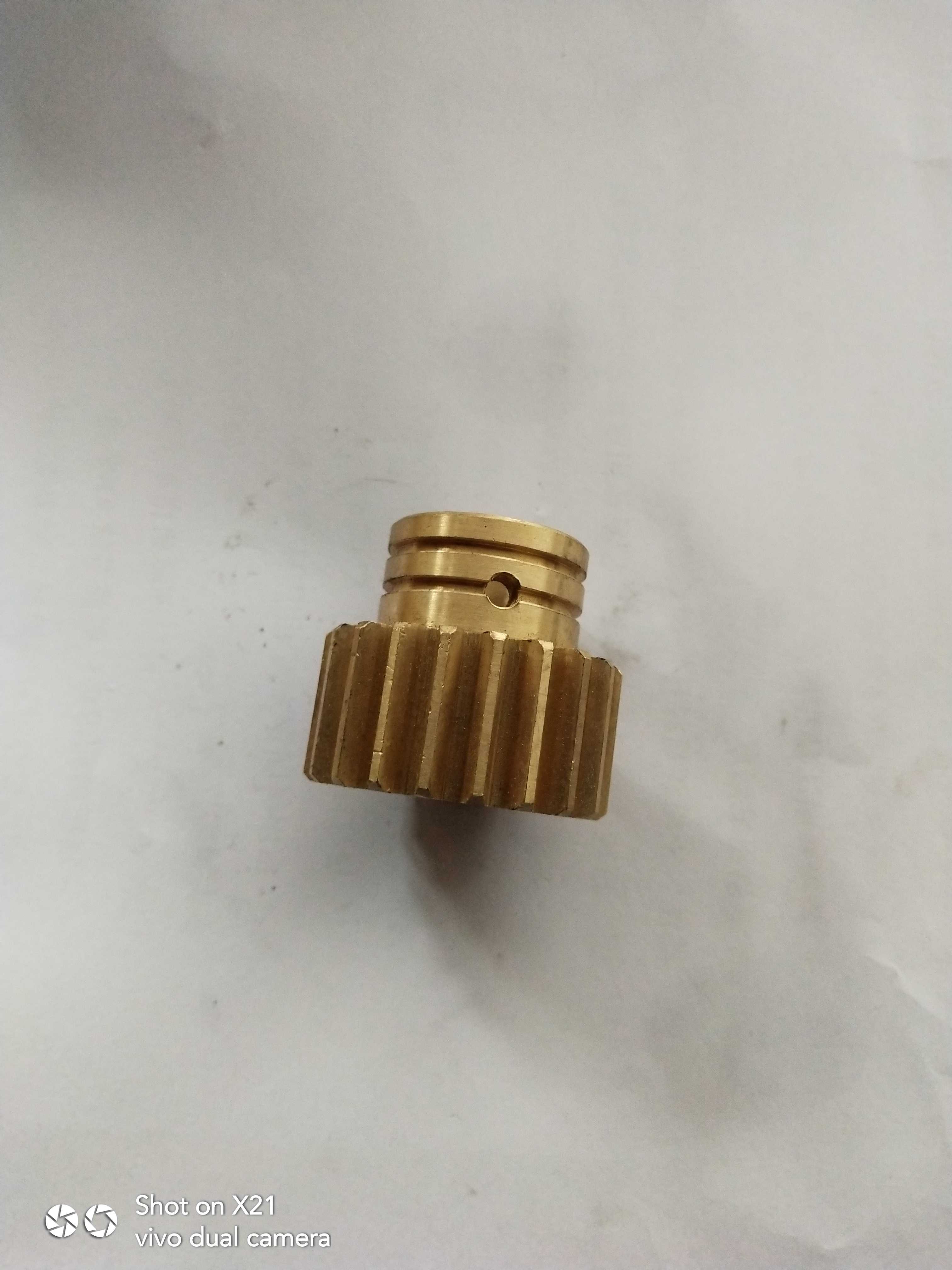 大连沈阳安阳CW6163 CW6180CW6163B车床电机齿轮Z20/M2内孔18*5