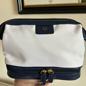 现货 c·p·b大容量化妆包隔层大容量防水洗漱包 包邮