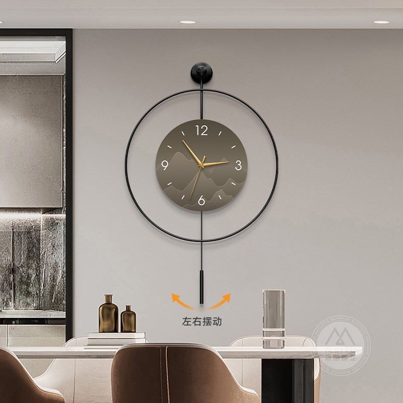 现代简约高级感餐厅挂钟客厅静音摇摆时钟电视背景墙创意钟表挂饰