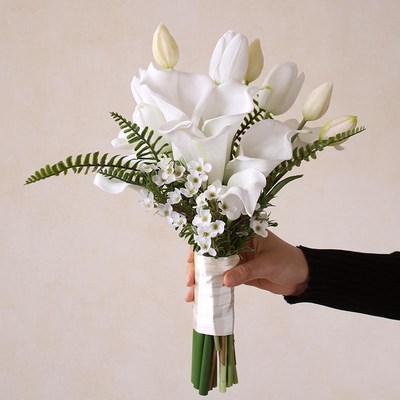 仿真花白色马蹄莲郁金香手捧花 影楼韩式新娘婚礼拍照领证花把束