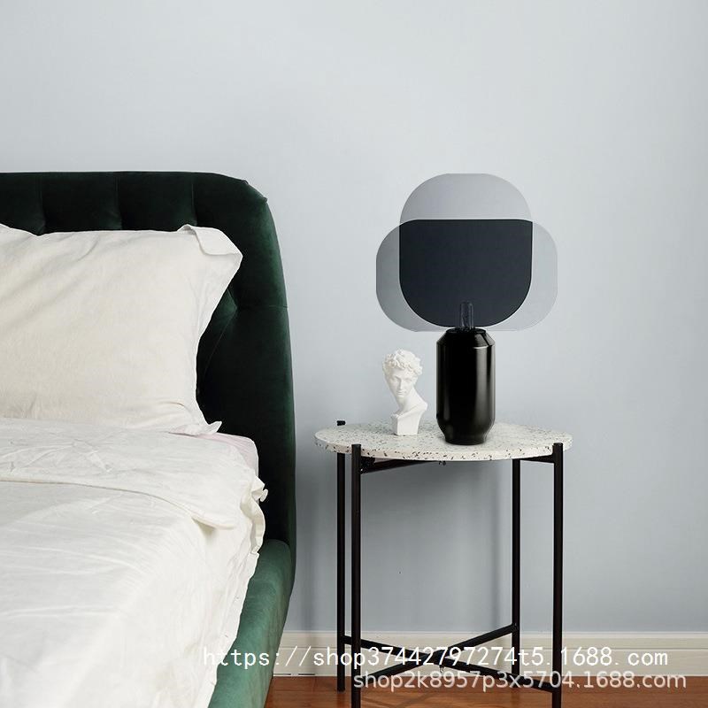 北欧现代简约客厅卧室床头书房桌创意艺术铁艺酒店V样板房金属台