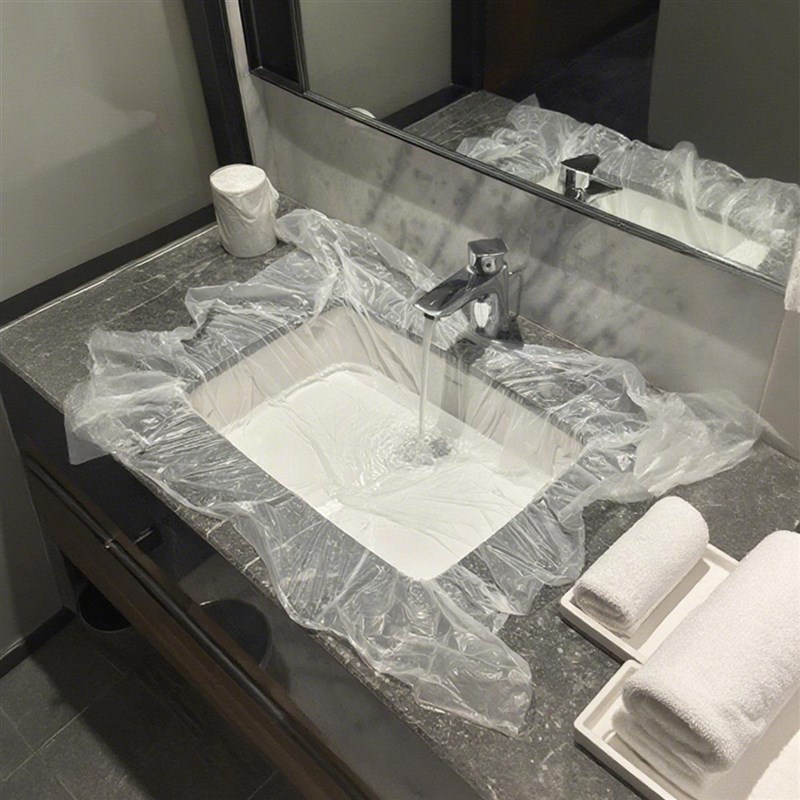 一次性旅行用品酒店小物件旅游洗漱套装桌布塑料薄膜防水加厚