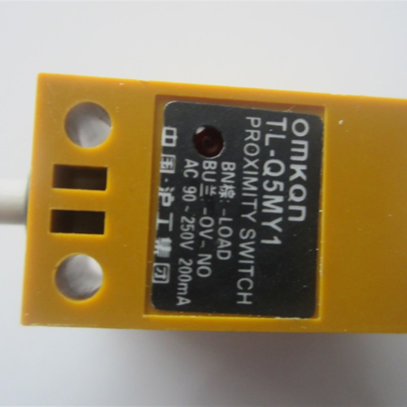 沪工集团传感器接近开关TL-Q5MY1 方型开关220V2线经济型TL-Q5MD1
