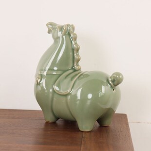 6B76耀州窑仿唐代飒露紫橄榄青釉小绿马可爱茶宠摆件