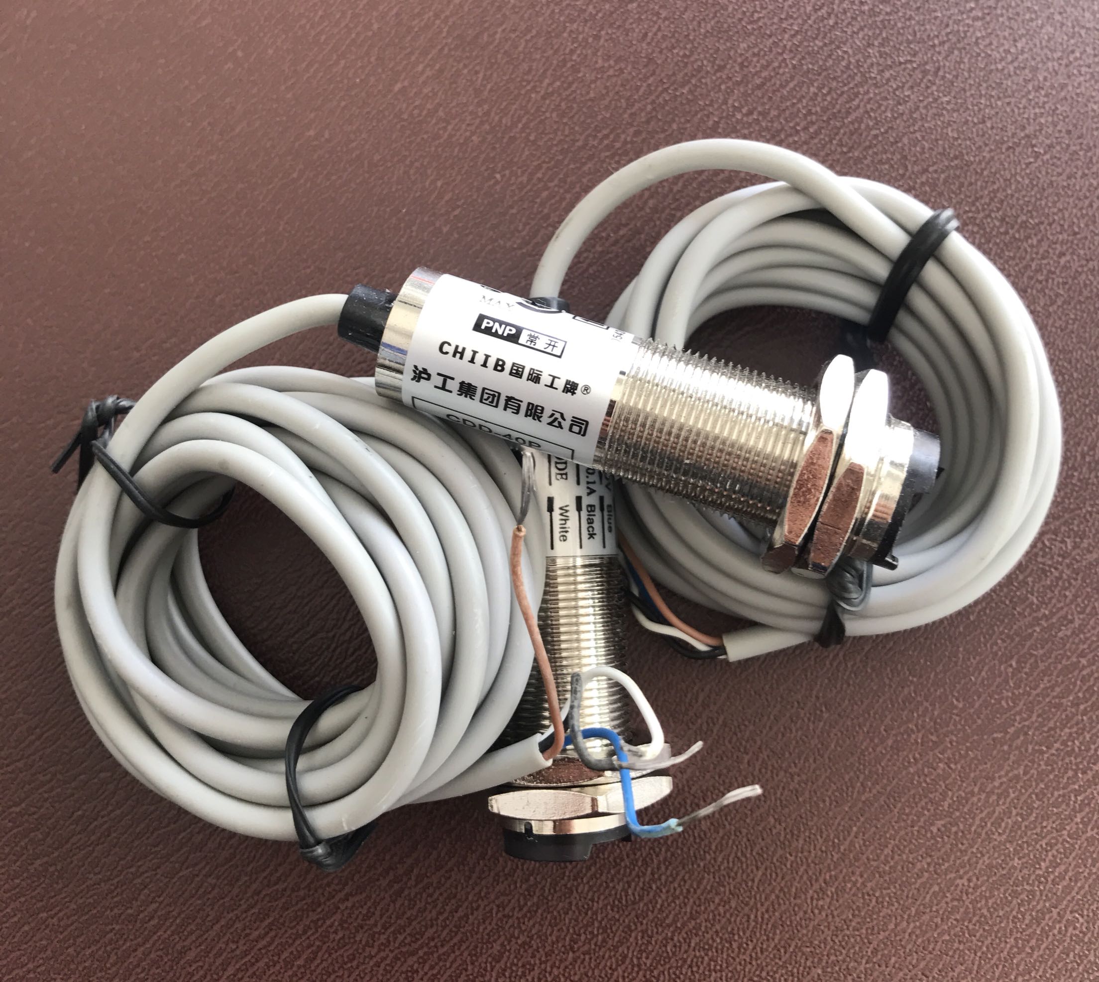 沪工集团CDD-11N 11P CDD-40N CDD-40P直流漫反射光电开关传感器