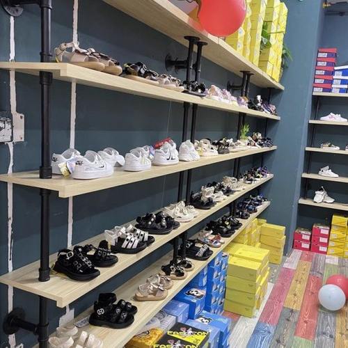 儿童鞋店鞋架展示架童装店铺鞋子货架上墙创意新款商用鞋柜展示柜