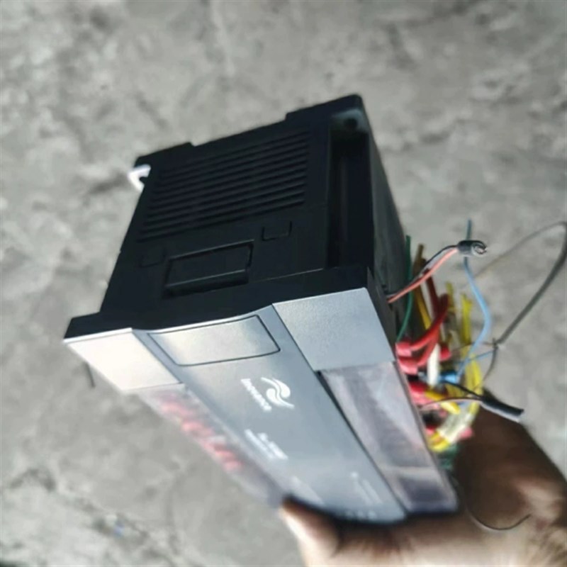 汇川plc H2U-1616MT-XP  实图拍摄 功能正常