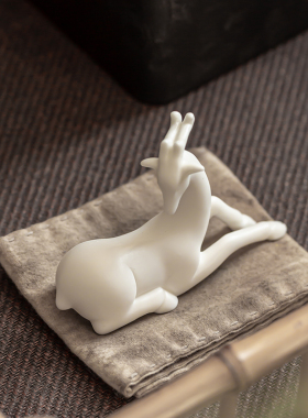 晟初陶瓷迷你小鹿摆件小号创意动物室内微景观盆景花艺装饰品配件