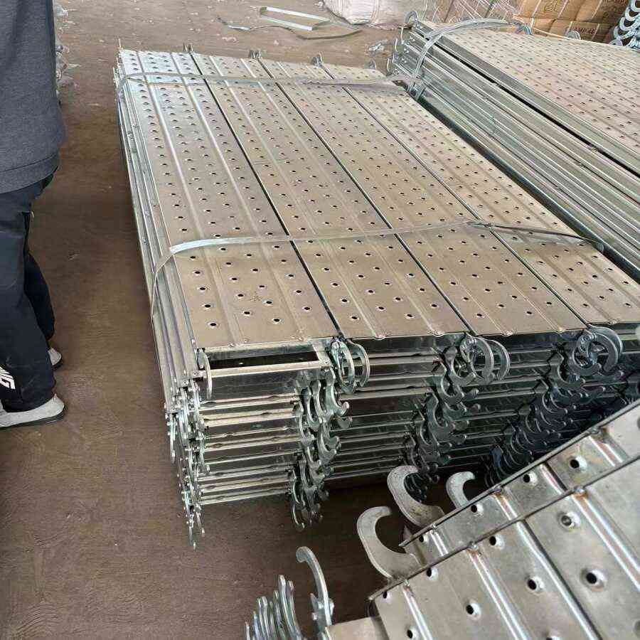 雷亚舞台踏板镀锌钢跳板冲孔式脚手架踏板钢铁雷亚架平台钢跳板