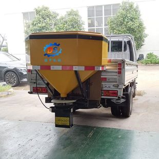 性能稳定电动融雪剂撒布机 后挂式汽油融雪剂撒盐机 加宽喷洒