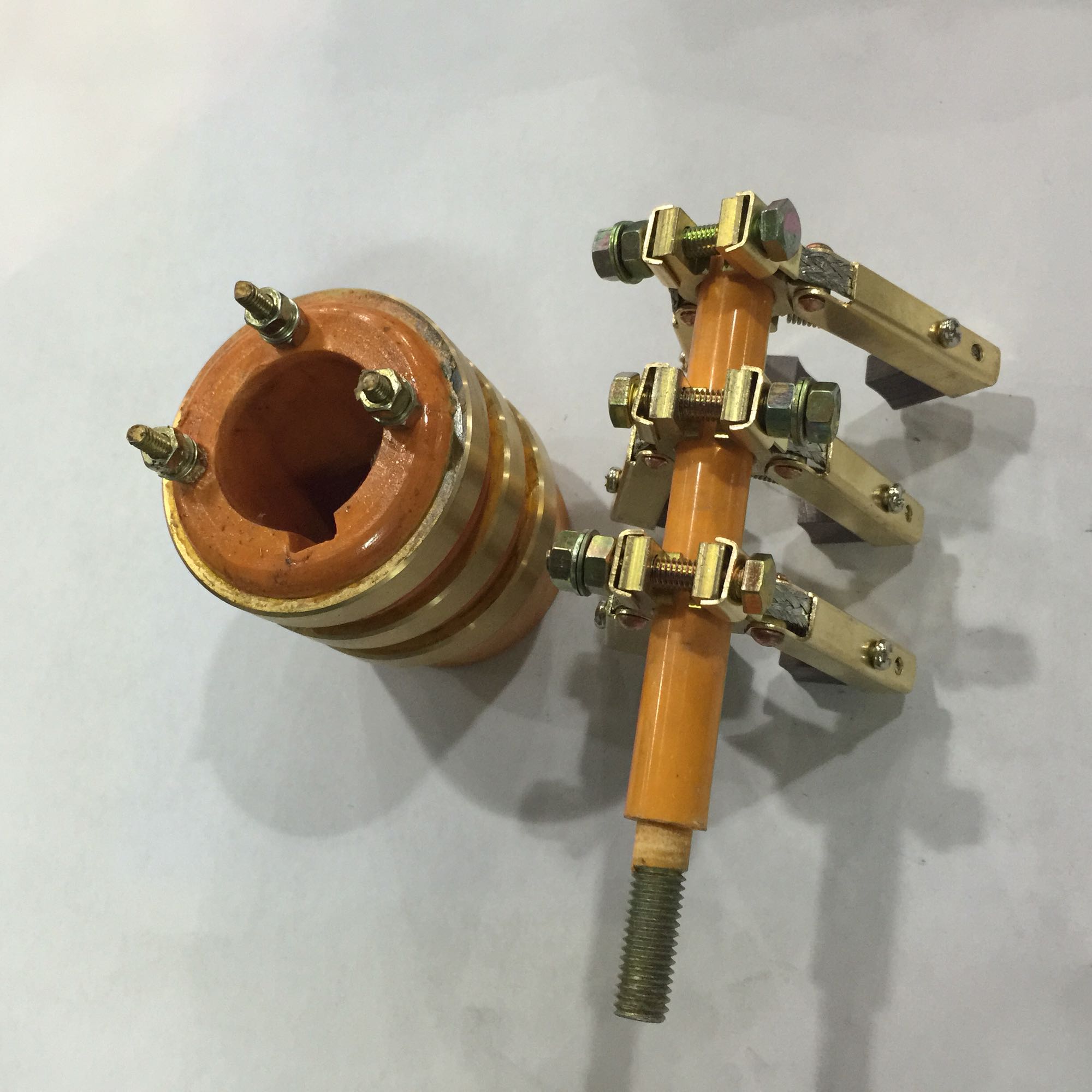 3路三环集电环导电滑环内径25 3x0 35外径58 高65人字形铜质碳刷