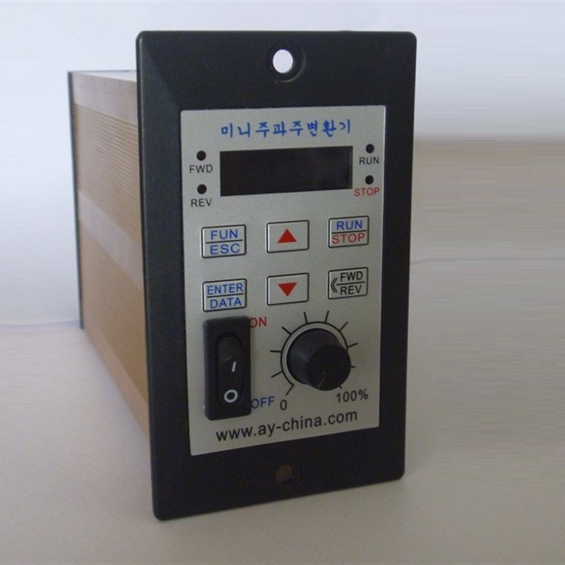 单进单出变频器400W 2s20V风机水泵变频器可免拆电容 AS02-4S