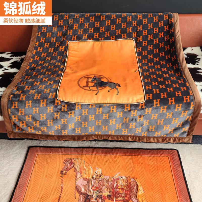 轻奢两用汽车载上抱枕被毯子二合一午休午睡客厅沙发家用空调秋季