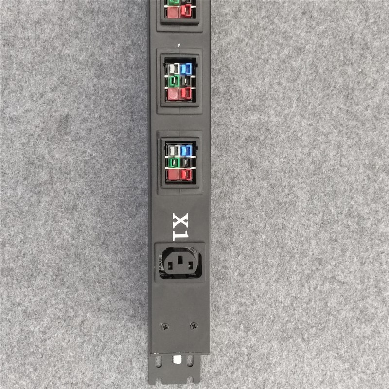 蚂蚁风冷T21 190T S21通用 PDU P13 P33插座220V 380V12位PDU