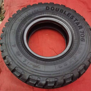 适用EQ2102牵引车轮胎 DS706花纹 东风轮胎 12.5R20轮胎