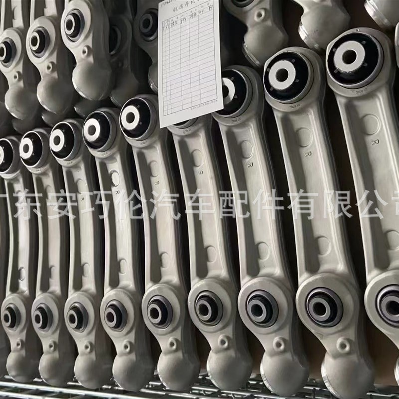 适用奔弛W166X166发动机左机脚胶 1662405417 1662406817