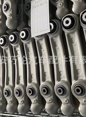 适用奔弛W166X166发动机左机脚胶 1662405417 1662406817