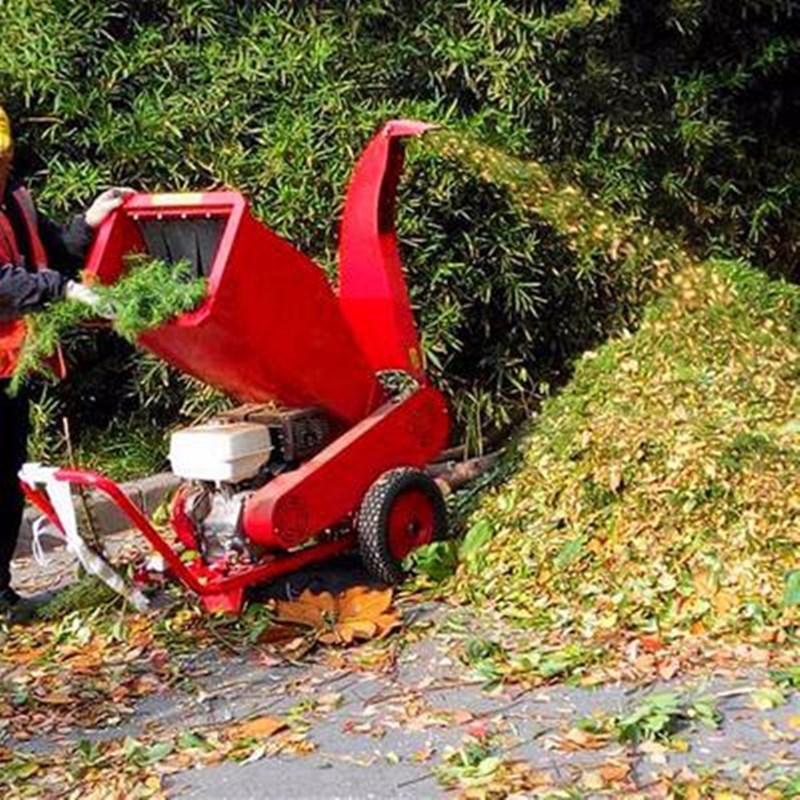 柴油大产量树枝粉碎机13马力秸秆枯木粉碎机电启动干鲜两用碎枝机