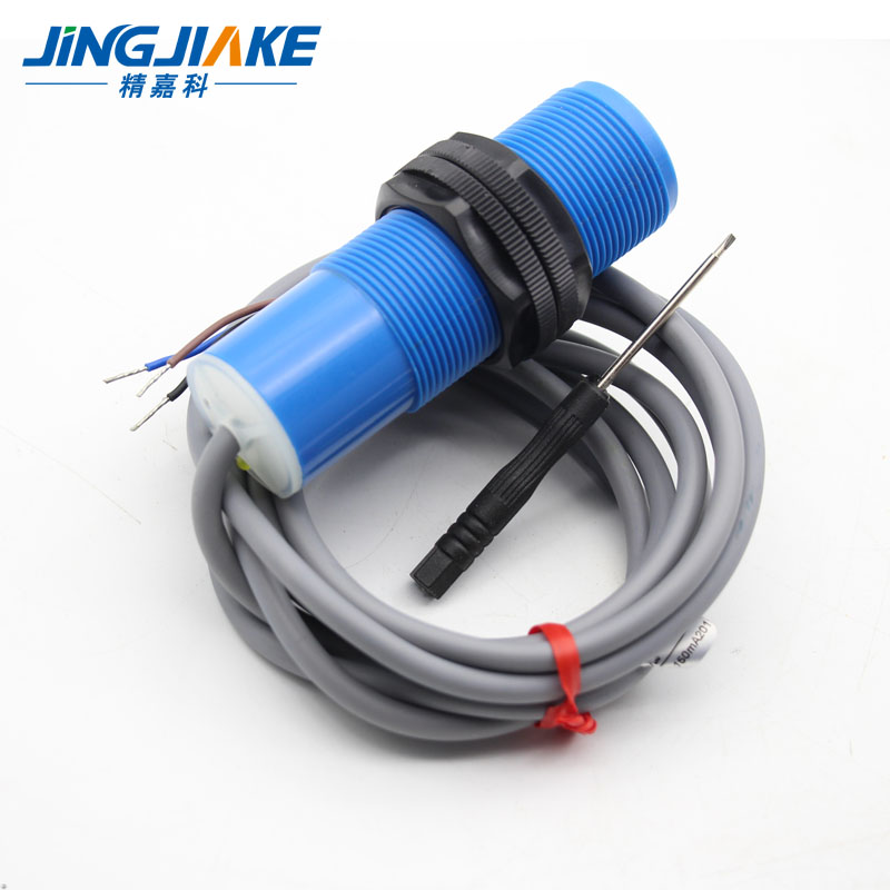 电容式接近开关M12/M1s8/M30圆柱型塑料外壳传感器 检测距离可调