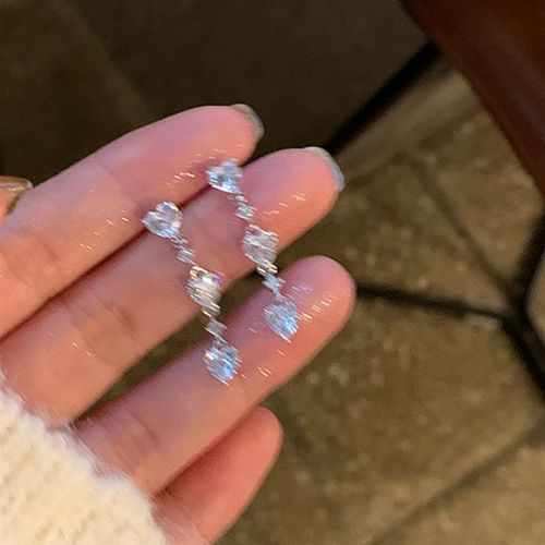 甜酷爱心流苏耳钉女小众设计感高级耳环轻奢耳饰insY风耳洞耳夹