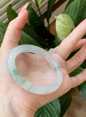 厂家天然金丝玉雪翠圆条手A镯玉石宽条天山翠手镯翡翠色玉镯