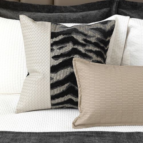 轻奢高级感黑白灰抱枕床旗搭毯酒店民宿样板间床品组合多件套