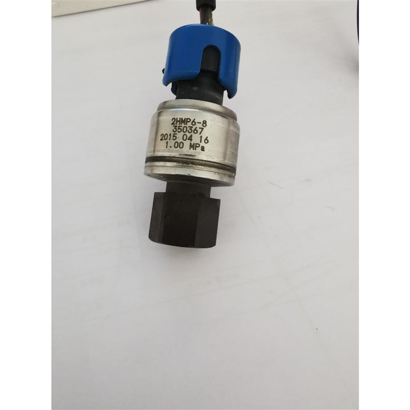 P6-8压力传感器中央空调氟利昂压力变送器SAE1/4螺纹1.0MPA适用于