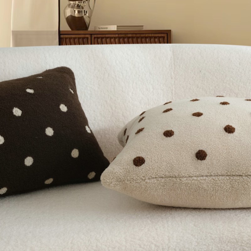 撞色波点奶咖绣花抱枕中古客厅沙发靠垫羊羔绒靠枕腰枕装饰抱枕套