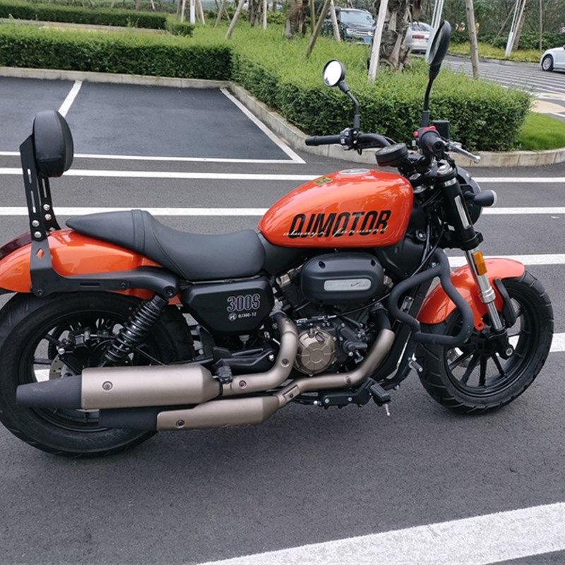 适用于钱江闪300kS保险杠防摔护杠QJ300-12改装尾箱架靠背挡风玻