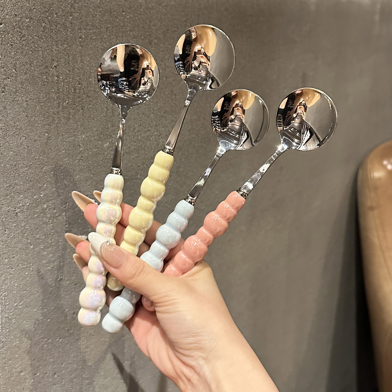 超级漂亮的圆头勺k!304不锈钢喝汤勺主餐勺陶瓷手柄勺子调羹餐具