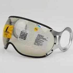 宙斯Helmetzs型镜头