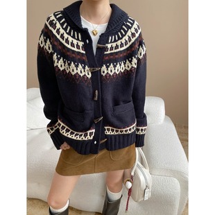 圣诞氛围感 SN7853 复古费尔岛提花牛角扣翻领针织毛衣开衫