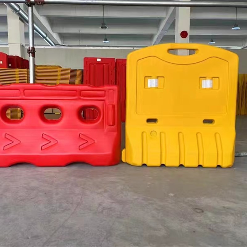 福建三孔水马围挡可移动防撞隔离墩安全施工注水隔离围栏塑料铁马