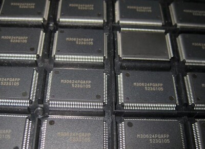 M30624FGAFP  M30624F进口拆机带板微控制器M30624FGAFP