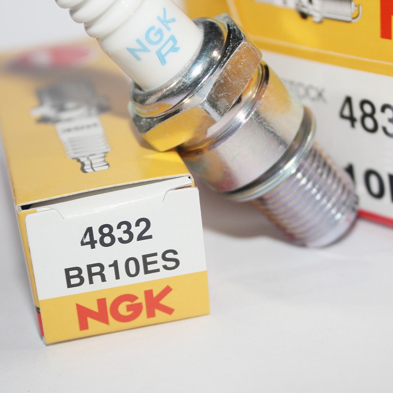 NGK火花塞BR10ES适用于两冲TZR 125 250 NSR CRM 125 250黑魔雷神