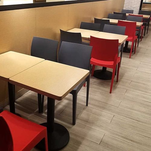 学校食堂员工桌椅餐饮店岩板桌子奶茶小吃汉堡店烧烤公司桌椅