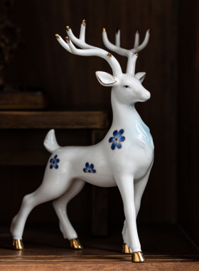 陶瓷梅花鹿摆件招财新中式客厅玄C关新房酒柜办公室桌面装饰品礼