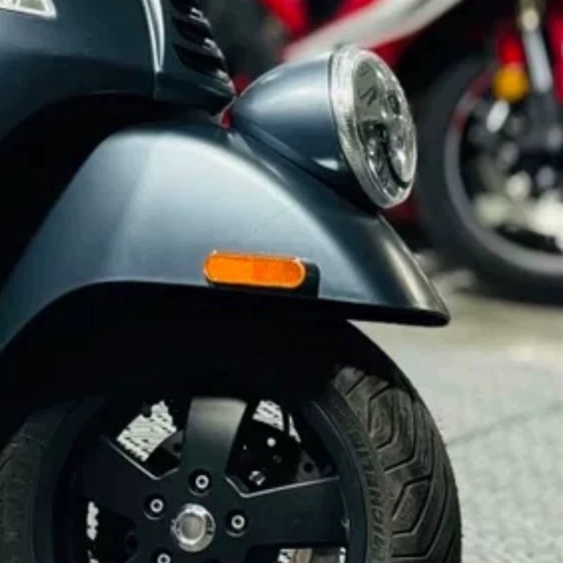 vespa300 gts gtv转向灯改装 六日黑化转型灯罩 灯网运动 尾灯框