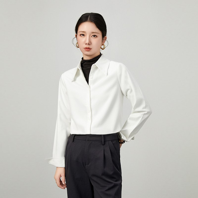 白色磨毛衬衫女秋冬高级q感简约气质2025新款加厚叠穿内搭正肩衬