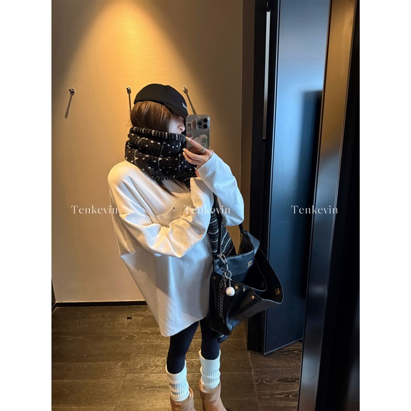 十一石 舒服过冬!口袋圆领加绒加厚内搭打底衫P女秋冬宽松套头T恤