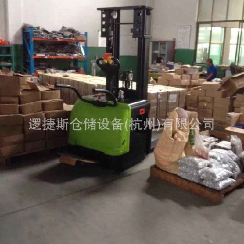 站驾式堆高车电j动液压装卸升高铲车搬运堆垛机升降踏板式叉车