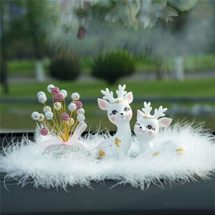 汽车摆件一路平安鹿网红女神款 饰用品大全高档 车载车G内中控台装