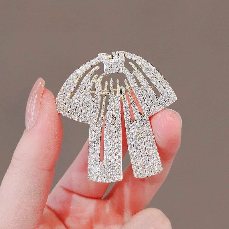 欧美大蝴蝶结胸针高档女气质百搭镶钻胸花小N众设计感别针西装配